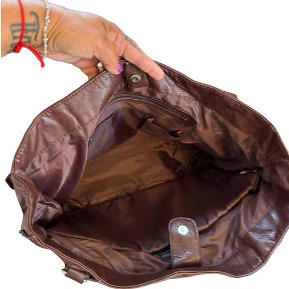 Bueno Leather Tote Bag - Picture 7 of 8